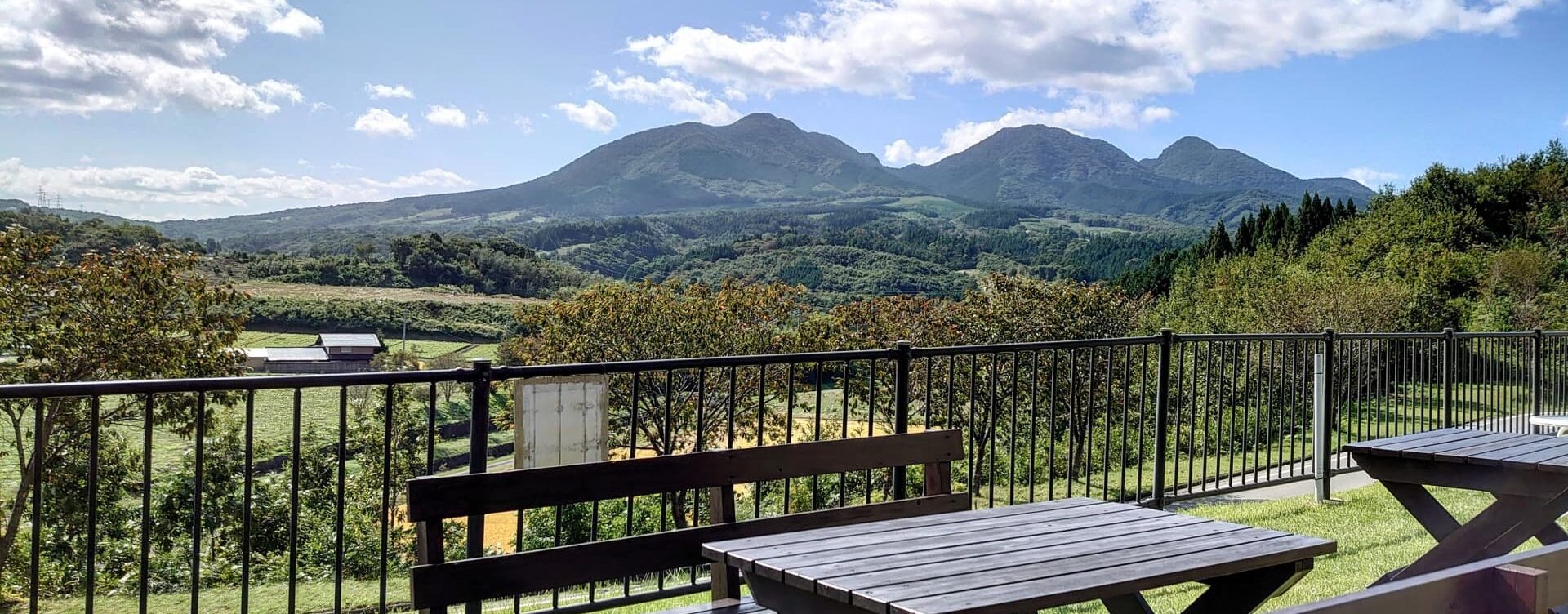 じゃらんネットでホテル予約を検索し、料金比較や条件絞り込みを行っている画面イメージ